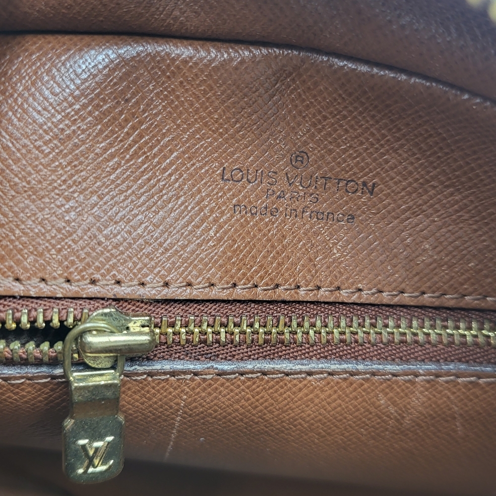 LOUIS VUITTON Monogram Nile Shoulder Bag..Authentic..!! - Picture 9 of 15